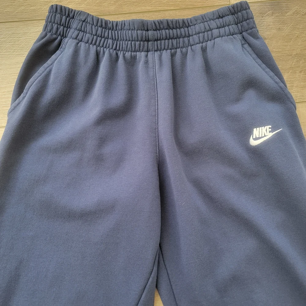 Nike Boys Club Size XL Navy Fleece Joggers. - Picture 13 of 15